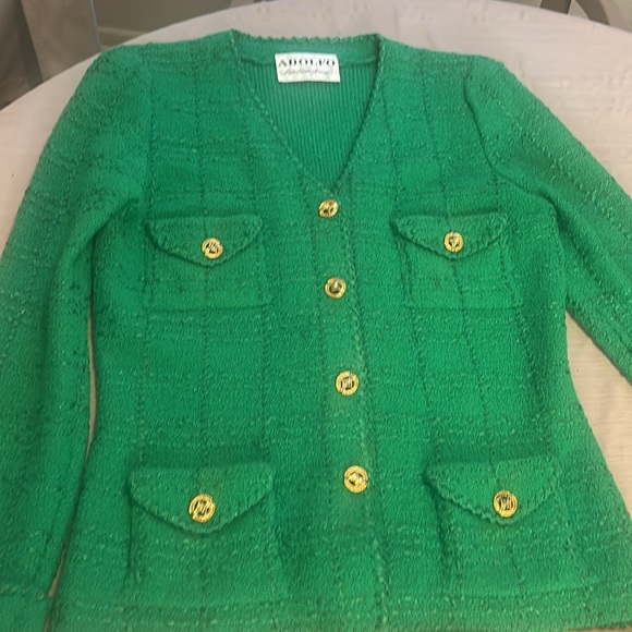 Adolfo Dominguez Jackets & Blazers - VINTAGE ADOLFO DOMINGUEZ SAKS FIFTH GREEN TWEED JACKET/SKIRT WITH GOLD ACCENTS.